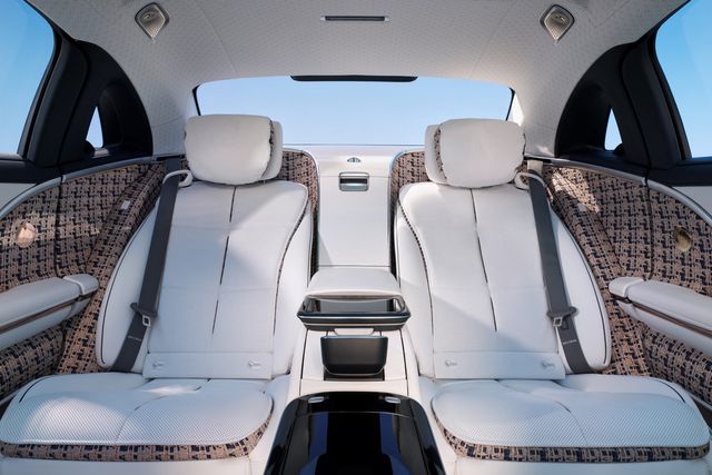 ▲메르세데스-마이바흐 S 680 4MATIC 오뜨 부아튀르 에디션(사진=메르세데스-벤츠)