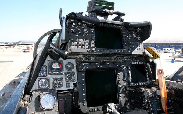 ▲F-14 톰캣 콕핏(사진=Airliners)