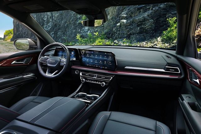 ▲쉐보레 트래버스 하이브리드 실내(사진=오토홈)