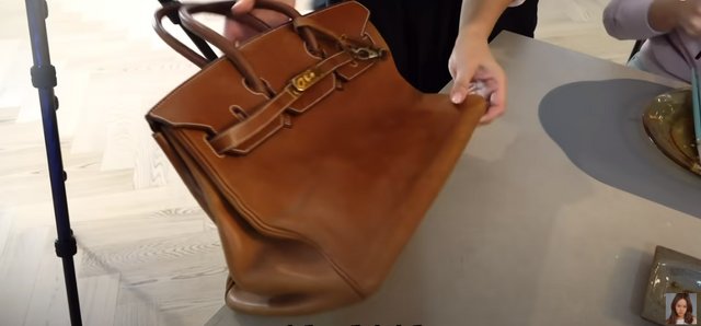 ▲백지영의 변색된 가방 (사진=유튜브 채널 '백지영 Baek Z Young')