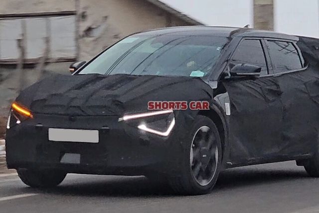 ▲기아 EV6 부분변경 스파이샷(사진=유튜브 '숏카')