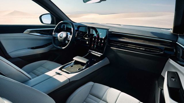 ▲라팔에도 에스파스와 비슷한 실내가 적용될 것으로 전망된다.(사진=르노)