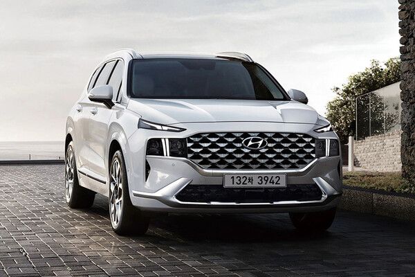 ▲현대 싼타페는 파격적인 6월 프로모션으로 2천만원대 후반에 구매가 가능해졌다(사진=현대차)