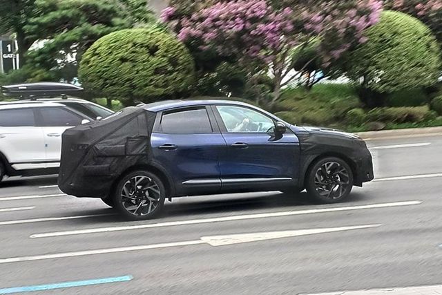 ▲XM3 페이스리프트 위장막 차량(사진=보배드림)