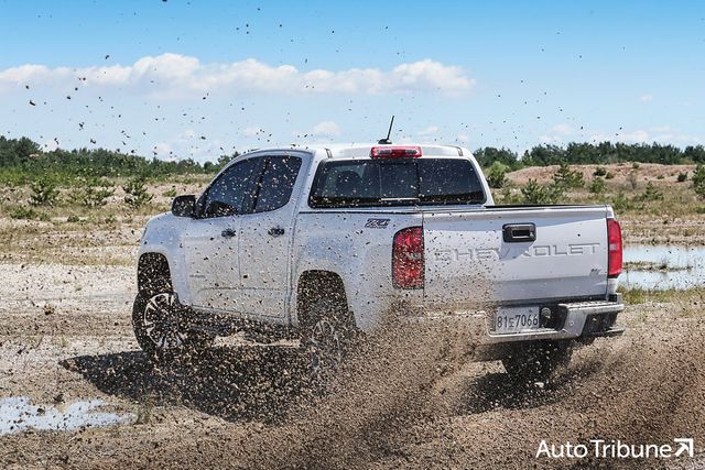 ▲쉐보레 콜로라도 오프로드 주행(사진=한국지엠)