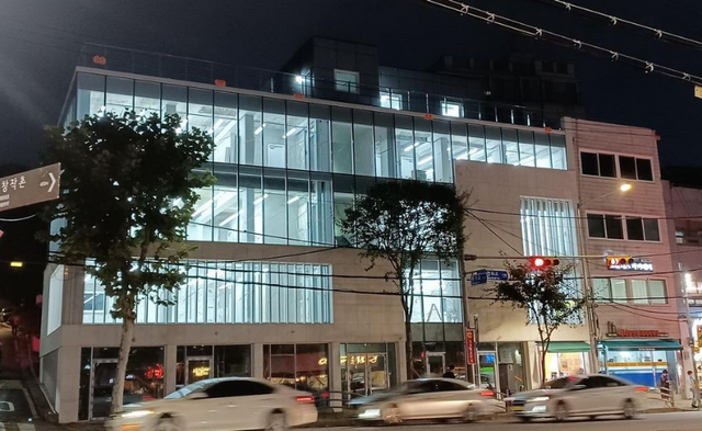 ▲스윙스의 건물 (사진=스윙스 SNS)&nbsp;