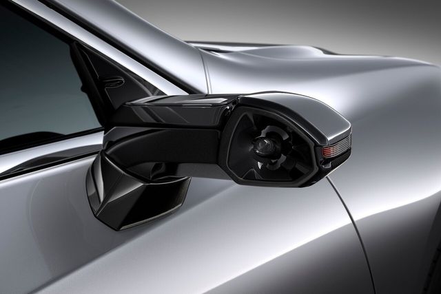 ▲일본 사양 ES300h의 디지털 사이드미러(사진=렉서스)