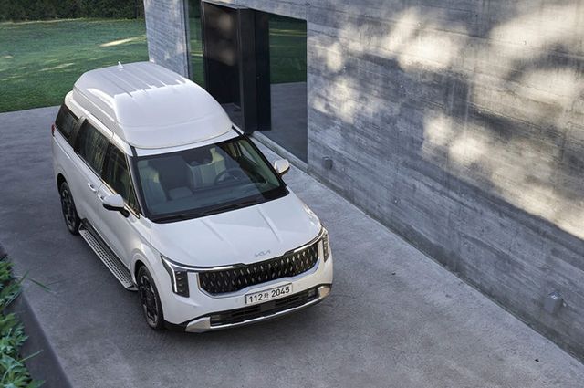 ▲기아 더 뉴 카니발 하이리무진(사진=기아)