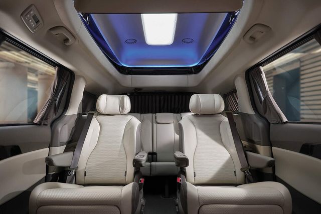 ▲기아 더 뉴 카니발 하이리무진 실내(사진=기아)