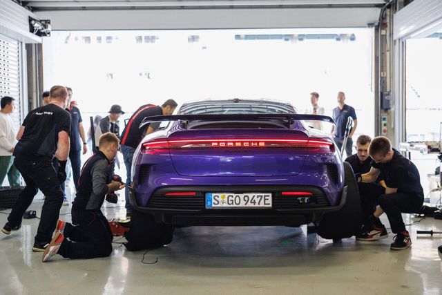 ▲타이칸 터보 GT 바이작 패키지(사진=포르쉐 코리아)