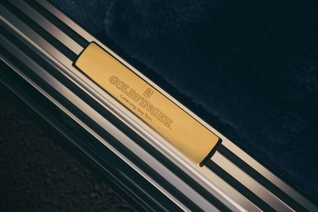 ▲팬텀 익스텐디드 골드핑거(사진=롤스로이스)