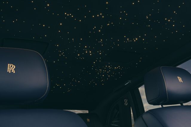 ▲팬텀 익스텐디드 골드핑거(사진=롤스로이스)