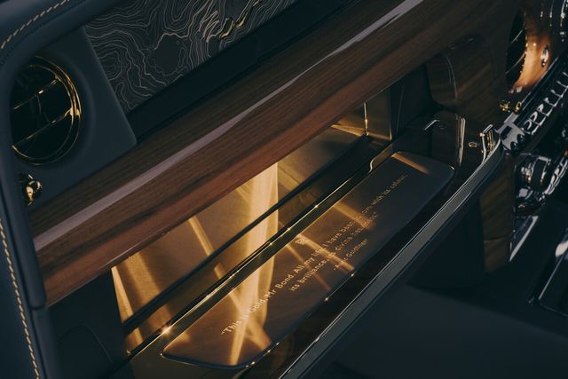 ▲팬텀 익스텐디드 골드핑거(사진=롤스로이스)