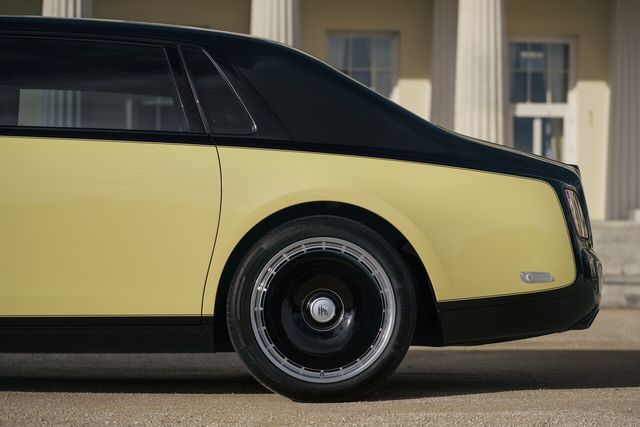 ▲팬텀 익스텐디드 골드핑거(사진=롤스로이스)