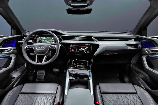 ▲SQ8 e-트론(사진=아우디)