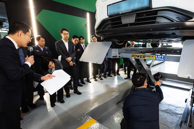 ▲친환경차 특화 검사 진로 시연회(사진=한국교통안전공단)