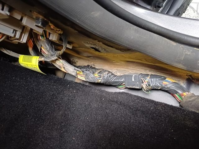 ▲독자 제공. A씨 차량 침수 흔적(사진=연합뉴스)