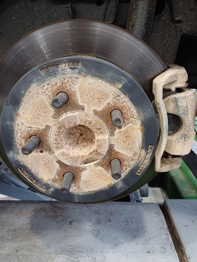 ▲독자 제공. A씨 차량 침수 흔적(사진=연합뉴스)