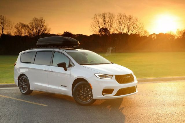 ▲퍼시피카 FAV 에디션(사진=크라이슬러)