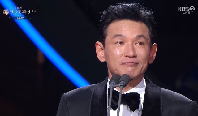 ▲29일 청룡영화상에서 남우주연상을 받은 황정민 (사진=KBS2 '청룡영화상')