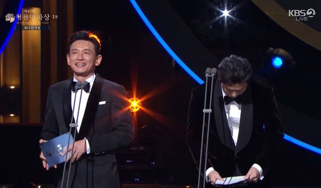 ▲29일 청룡영화상에서 시상자로 나서는 황정민과 정우성 (사진=KBS2 '청룡영화상')