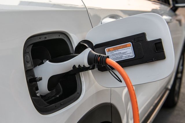 ▲참고사진, 충전 중인 쏘렌토 PHEV(사진=기아)