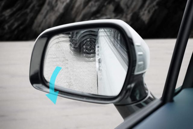 ▲참고사진, 기아가 지원하는 자동하향 사이드미러(사진=기아)