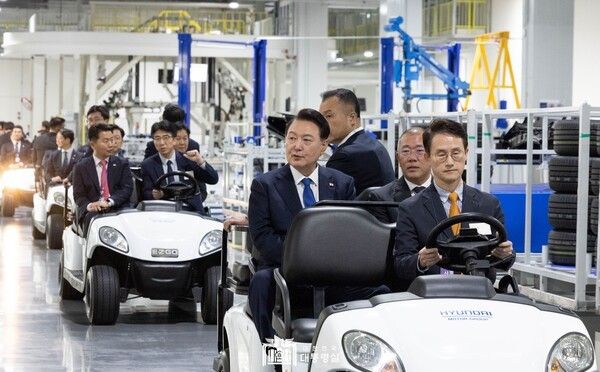 ▲10월 8일 싱가포르의 주롱 혁신지구에 위치한 '현대차 글로벌 혁신센터'에 방문한 윤 대통령 (사진= 대한민국 대통령실)