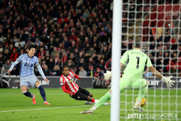 ▲15일 세인트 메리스 스타디움에서 열린 사우샘프턴 FC와 토트넘 홋스퍼 FC의 프리미어리그 경기에서 두 번째 골을 넣은 손흥민 (사진=gettyImagesKOREA)