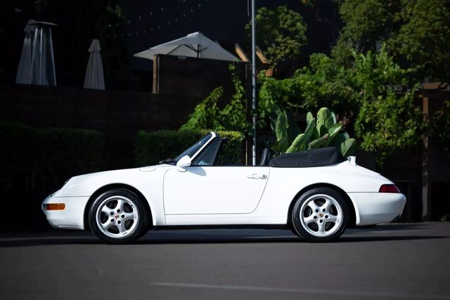 ▲1995년식 포르쉐 911 카레라 카브리올레(사진=Carscoops)