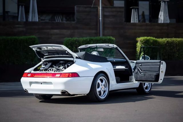 ▲1995년식 포르쉐 911 카레라 카브리올레(사진=Carscoops)