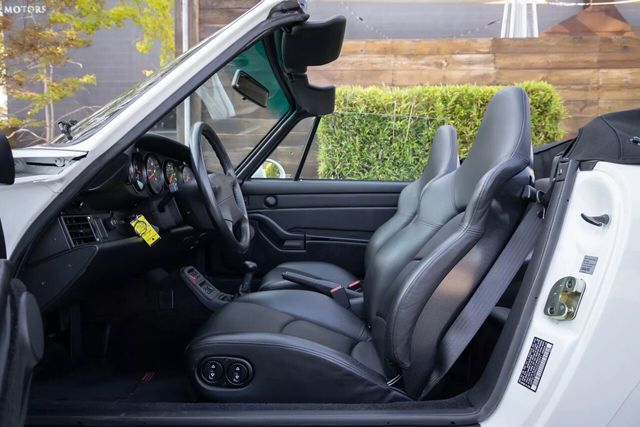 ▲1995년식 포르쉐 911 카레라 카브리올레(사진=Carscoops)