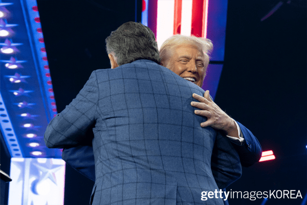 ▲22일 애리조나주 피닉스의 피닉스 컨벤션 센터에서 열린 Turning Point USA의 AmericaFest에서 연설하는 트럼프 대통령 당선인 (사진=gettyimagesKOREA)