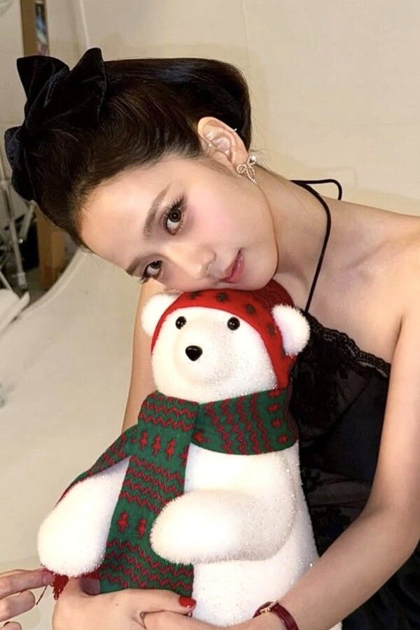 ▲지수 (사진=지수 SNS)