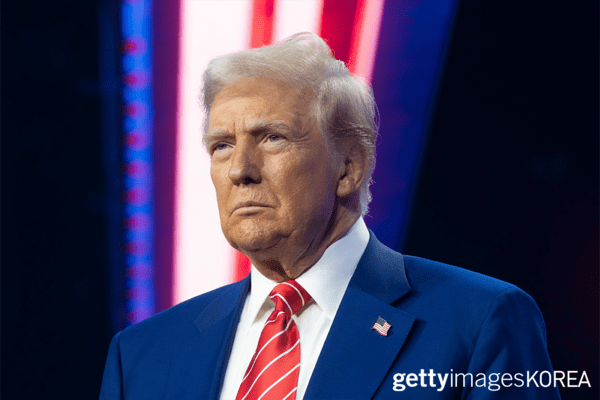 ▲22일 애리조나주 피닉스의 피닉스 컨벤션 센터에서 열린 Turning Point USA의 AmericaFest에서 연설하는 도널드 트럼프 대통령 당선인 (사진: gettyimagesKOREA)