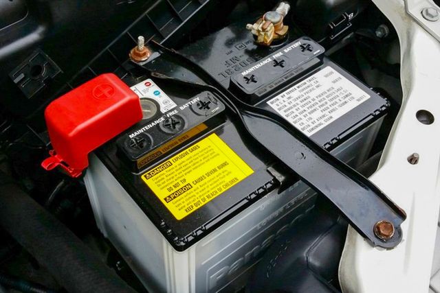 ▲참고사진, 자동차에 탑재되는 12V 저전압 배터리(사진=View H)