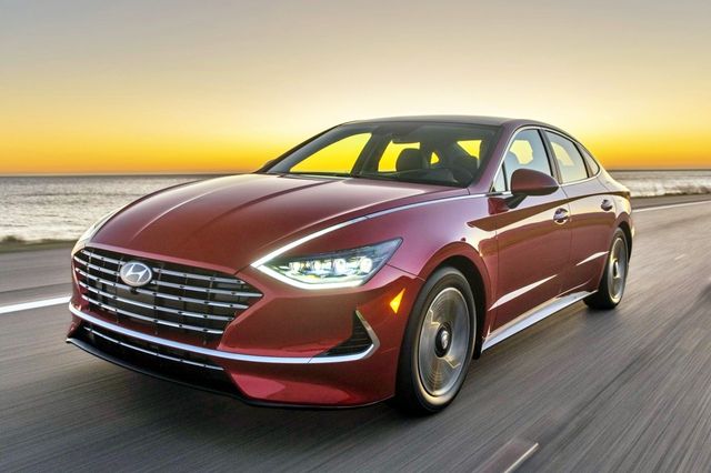▲구형 쏘나타 하이브리드(사진=현대차)