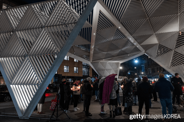 ▲세계 에이즈의 날 행사에 참여한 뉴욕 시민 (사진= gettyimagesKOREA)