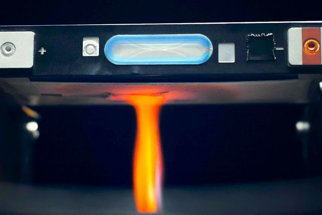 ▲참고사진, 배터리 내구성 테스트를 진행한 모습(사진=로터스)