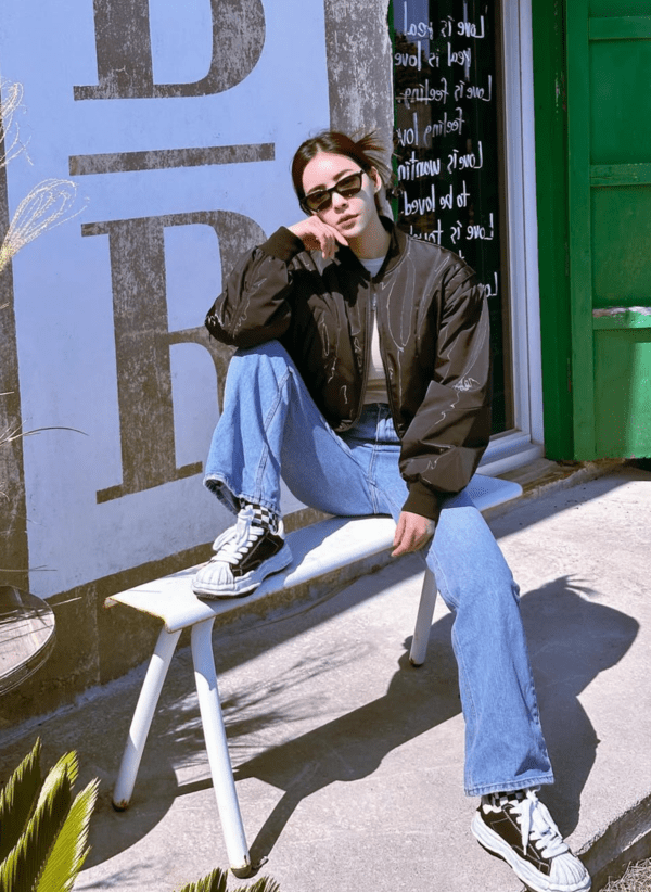 ▲제주 '보롬 창고'에 방문한 제바 (사진= 제바 SNS)