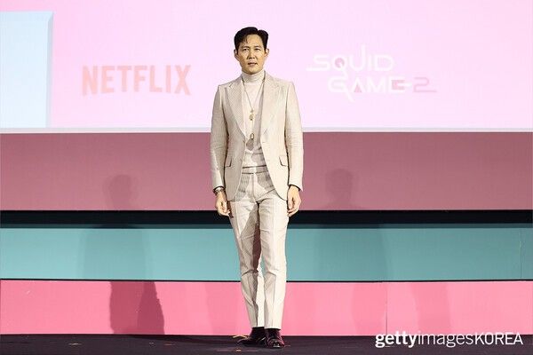 ▲ 9일 서울 중구 동대문디자인 플라자에서 열린 '오징어 게임 2' 제작발표회에서 포즈를 취하는 이정재 (사진= gettyimagesKOREA)