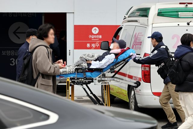 ▲서울대병원으로 이송된 환자 (사진=연합뉴스)