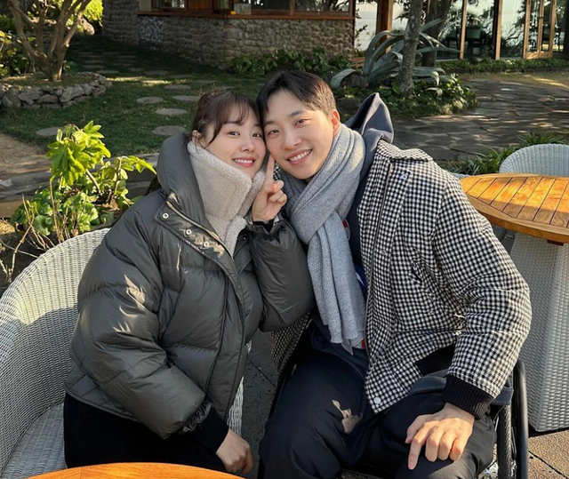 ▲송지은, 박위 (사진=송지은 SNS)