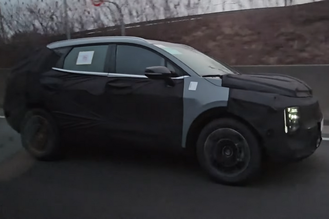 ▲기아 스포티지 부분 변경 모델 스파이샷(사진=유튜브 '숏카)