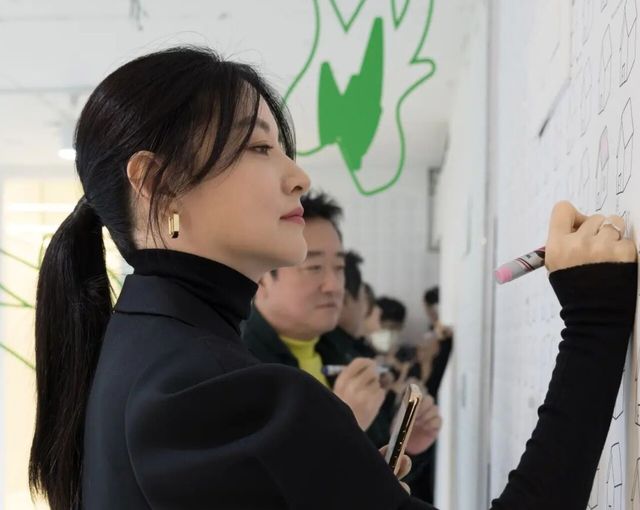 ▲이영애 (사진=이영애 SNS)