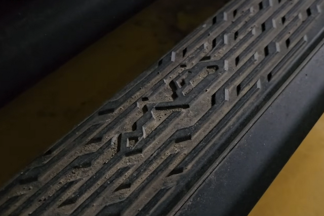 ▲쉐보레 신형 콜로라도 Z71 사이드 스텝(사진=유튜브 '숏카')