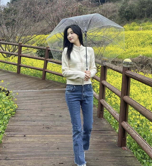 ▲율희 (사진=율희 SNS)