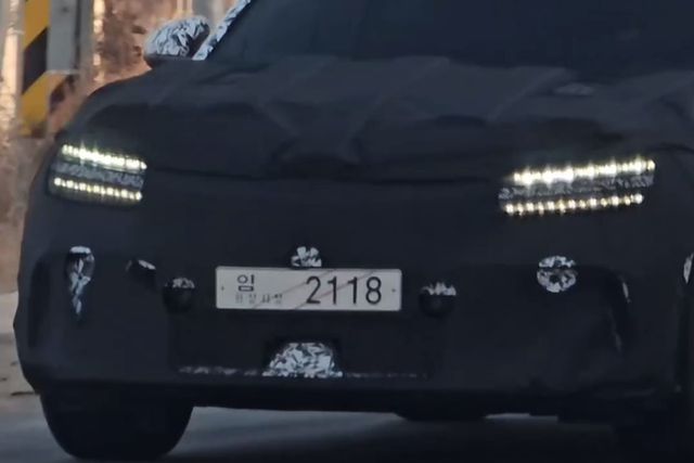 ▲제네시스 GV60 부분변경 모델 스파이샷(사진=유튜브 '숏카')