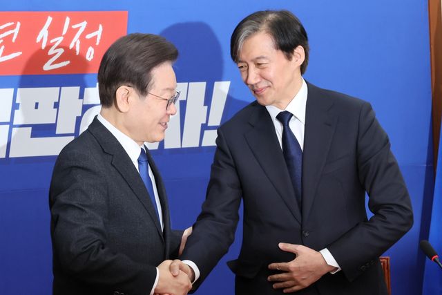 ▲더불어민주당 이재명 대표와 조국혁신당 조국 대표 (사진=연합뉴스)