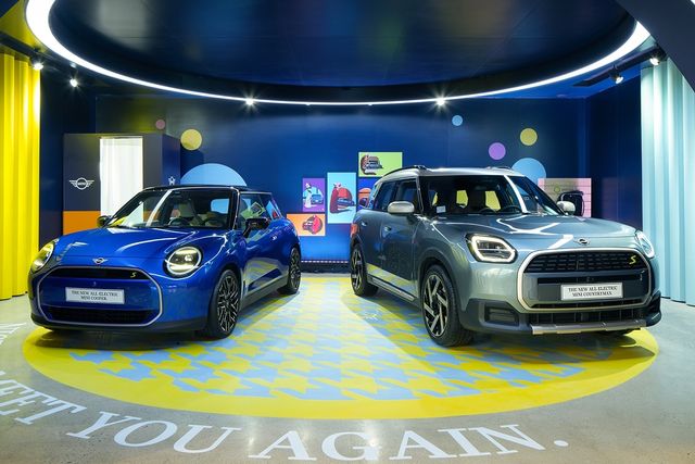 ▲신형 일렉트릭 미니 쿠퍼와 일렉트릭 미니 컨트리맨(사진=미니)